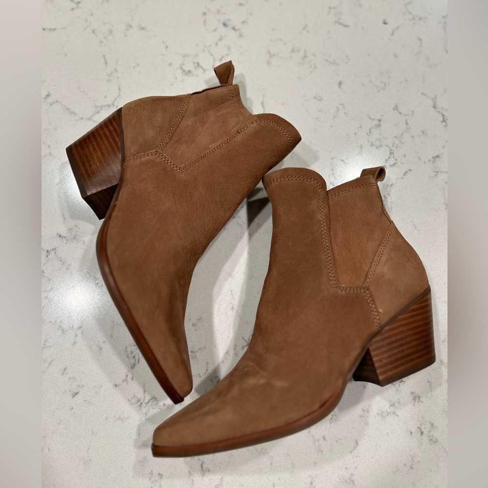 Dolce Vita Nubuck Tan Boots Size 8